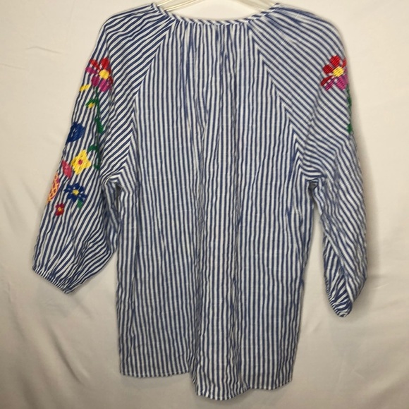 2/$15, Entro Embroidered Peasant Blouse. Size Sma… - Picture 5 of 8